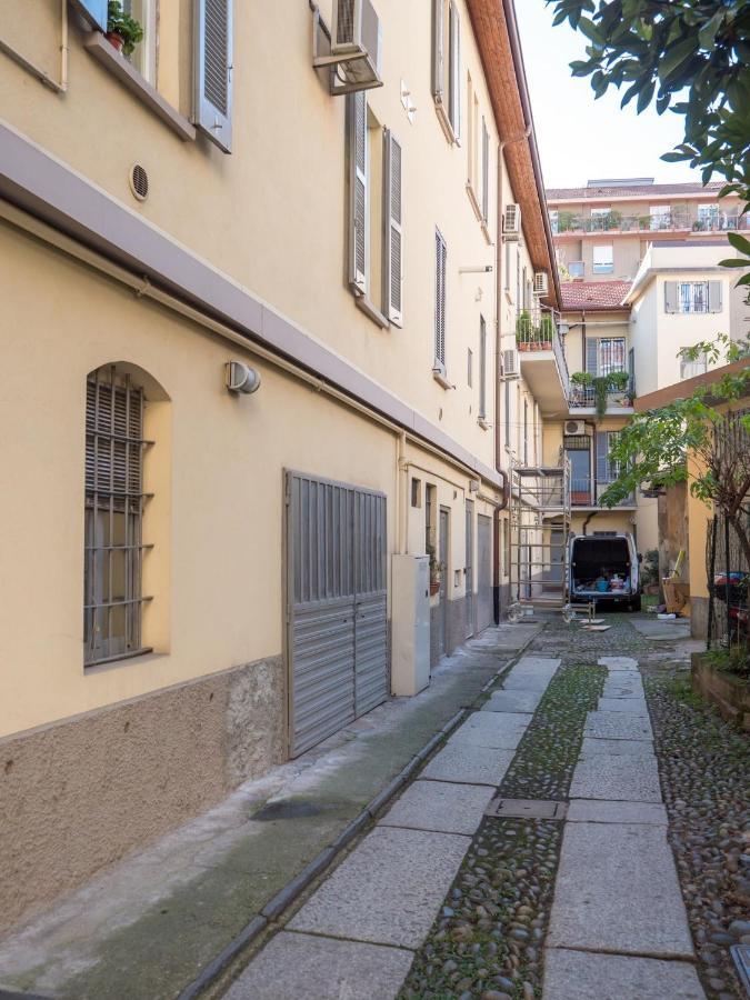 The Best Rent - Studio Nearby Sant'Agostino Metro Милано Екстериор снимка