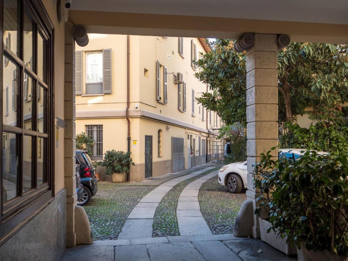 The Best Rent - Studio Nearby Sant'Agostino Metro Милано Екстериор снимка