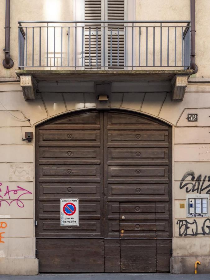 The Best Rent - Studio Nearby Sant'Agostino Metro Милано Екстериор снимка